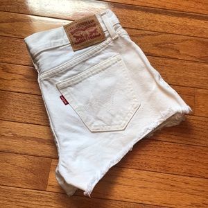 Levi’s White Jean Shorts - Cropped